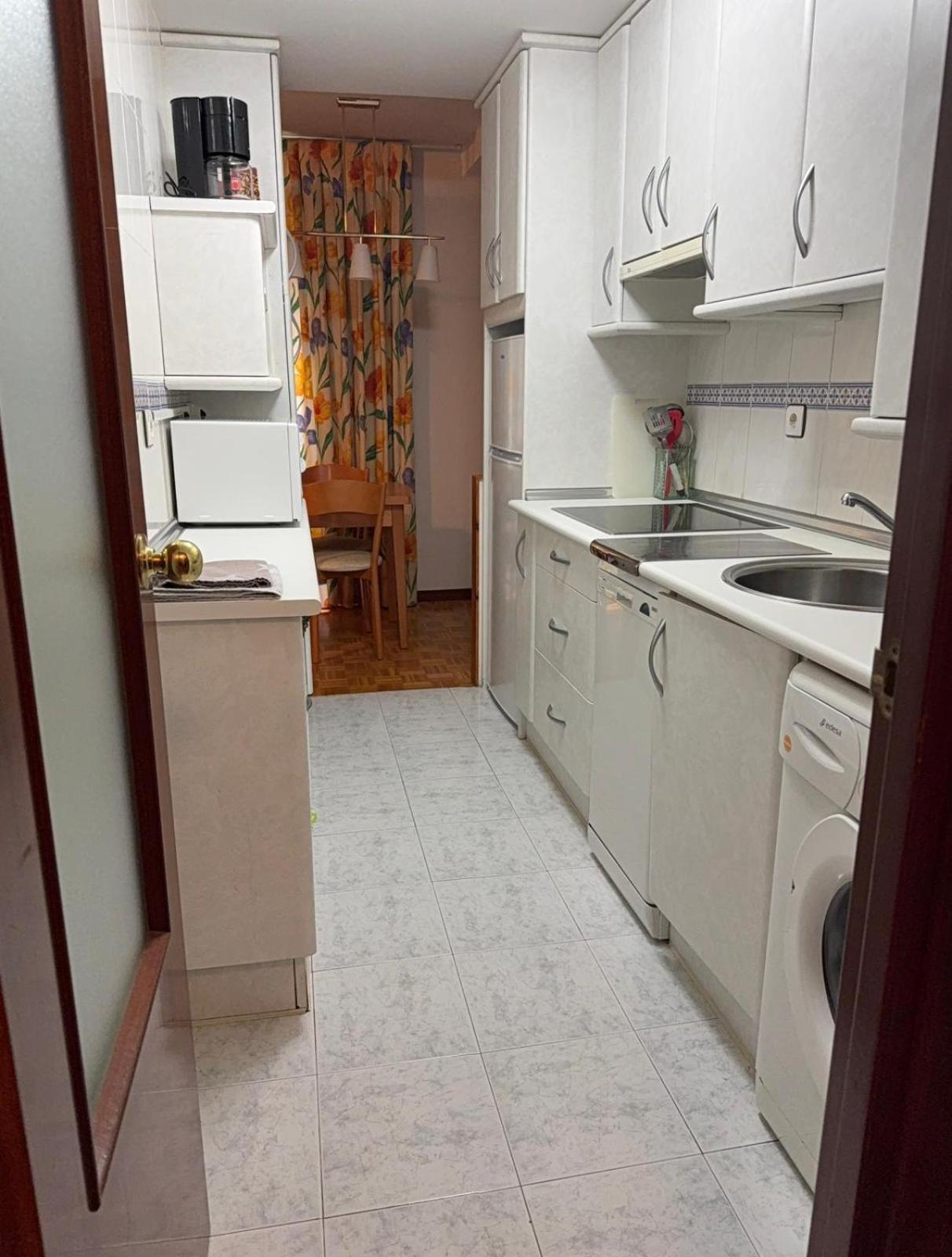 Duplex Con Jardin En Ezcarayアパートメント エクステリア 写真