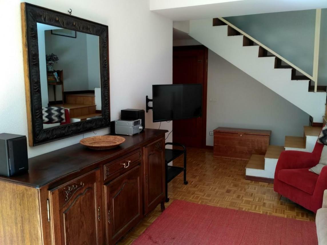 Duplex Con Jardin En Ezcarayアパートメント エクステリア 写真