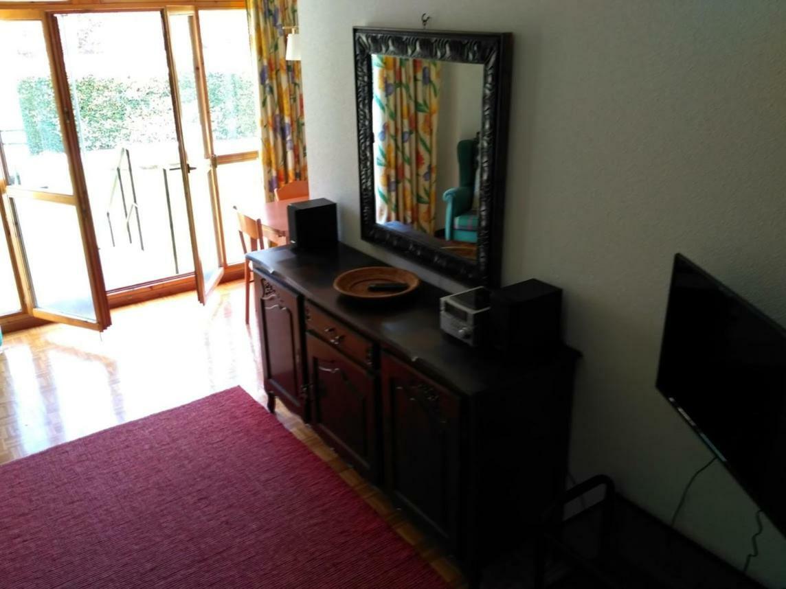 Duplex Con Jardin En Ezcarayアパートメント エクステリア 写真