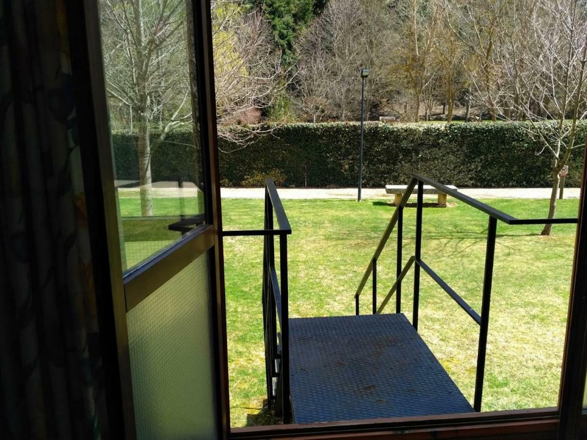 Duplex Con Jardin En Ezcarayアパートメント エクステリア 写真